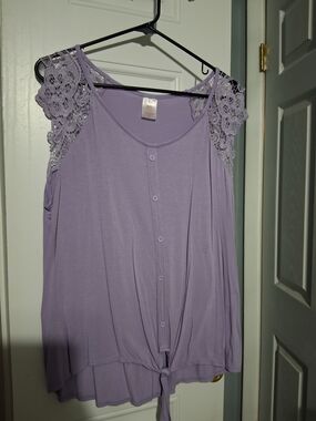 No Boundaries Lavender Lace Sleeve Button-Front Tie Tank